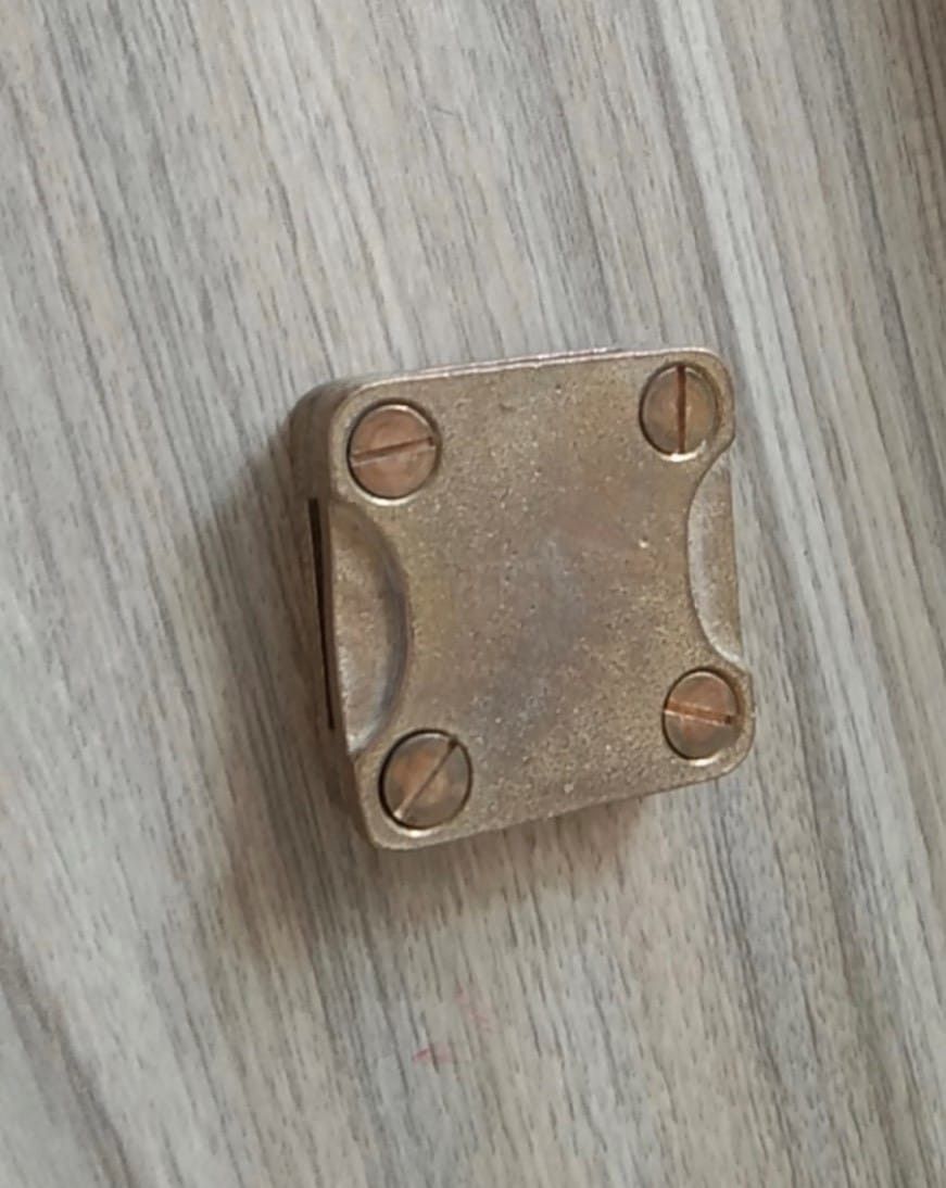 Kẹp ngã 4 băng đồng 25x3