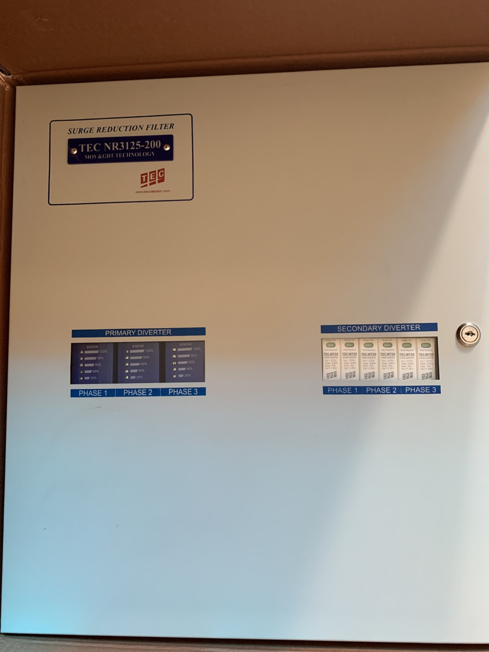 THIẾT BỊ CẮT LỌC SÉT 3 PHA 125A TEC NR3125-200/MOV&GDT