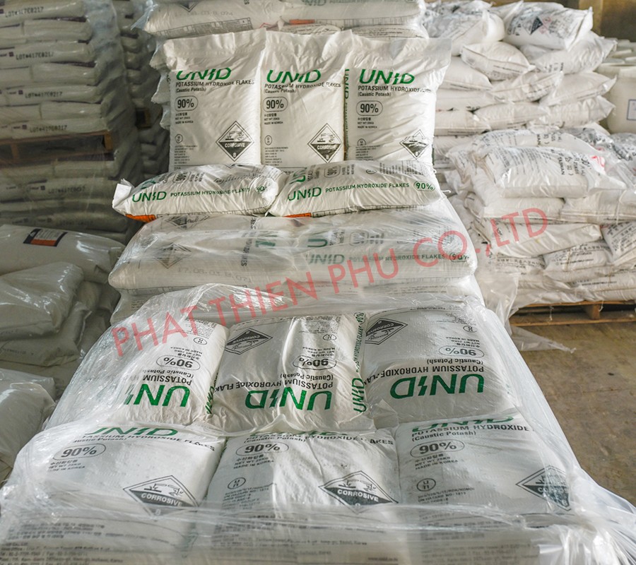 KOH – Potassium hydroxide KOH – Potassium hydroxide